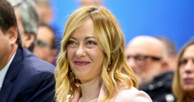 Copertina di Il governo in conflitto sogna  il suo colosso