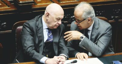 Copertina di Spyware, bavagli e riforme: l’Ue convoca ministri, Fanpage e Anm