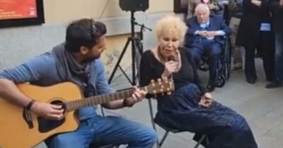Copertina di Ornella Vanoni improvvisa "Ma mi…" per strada: "Il 25 aprile per i giovani non è importante perché non conoscono la storia" - IL VIDEO