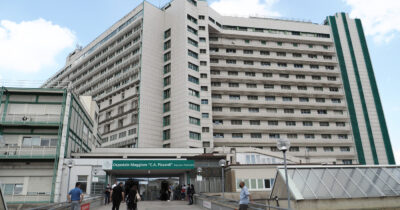 Copertina di Picchiato per averli urtati, 19enne muore a Bologna. I carabinieri sulle tracce degli aggressori