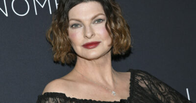 Copertina di Linda Evangelista: "Dopo la doppia mastectomia sono sopravvissuta. Non ho paura di invecchiare, ma ho paura di morire perché ho ancora tanto da fare"