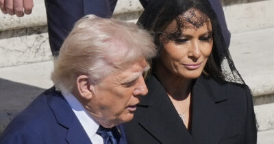 Copertina di Melania Trump festeggerà il suo compleanno al termine dei funerali di Papa Francesco. Fuga a Fiumicino direttamente dal Vaticano