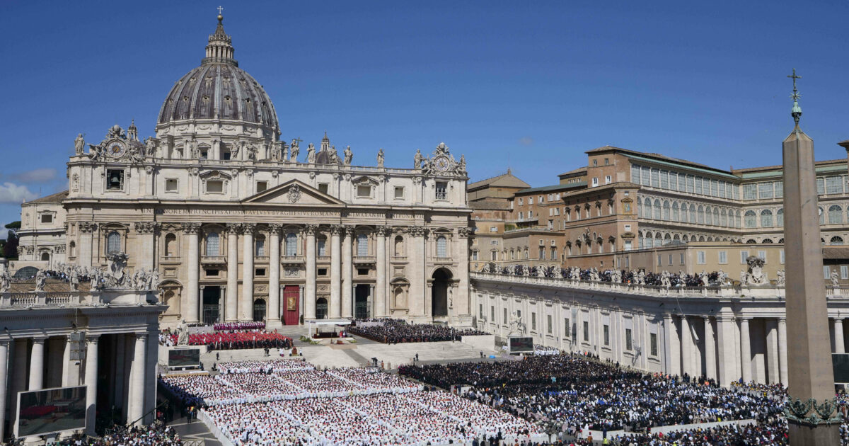 “Tutti vogliono una casa con vista su San Pietro da mettere in affitto, comprano senza nemmeno visitarla. Giro d’affari da 12, 5 milioni”: parla Corrado Sassu di Casa a Prima Vista “Tutti vogliono una casa con vista su San Pietro da mettere in affitto, comprano senza nemmeno visitarla. Giro d’affari da 12, 5 milioni”: parla Corrado Sassu di Casa a Prima Vista