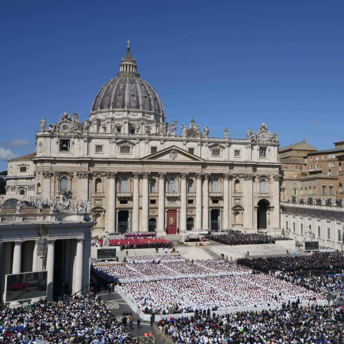 “Tutti vogliono una casa con vista su San Pietro da mettere in affitto, comprano senza nemmeno visitarla. Giro d’affari da 12, 5 milioni”: parla Corrado Sassu di Casa a Prima Vista