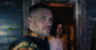 Copertina di Tom Hardy compie una “magia” con “Havoc”: il film è ambientato in America, ma è stato girato in Galles