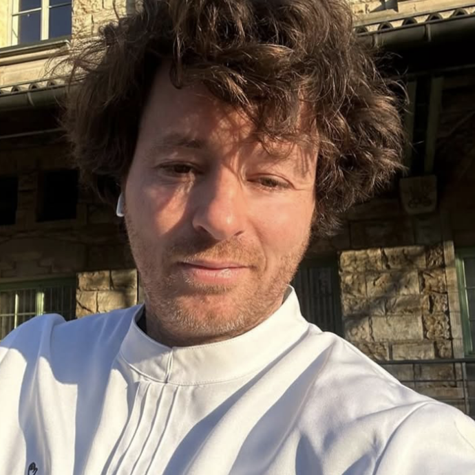 “Mi chiamava put**na, alcolizzata e drogata. Mi ha morso fino a farmi sanguinare”: lo chef Jean Imbert accusato di violenza fisica e psicologica da 4 ex