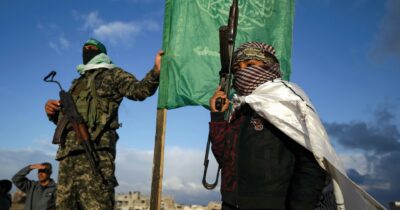 Copertina di Hamas: “Tregua 5 anni e ostaggi tutti liberi”. Ma Bibi non accetterà