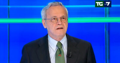 Copertina di Il servizio parte senza audio e Mentana sbotta in diretta: “C’è chi non è sobrio in regia”