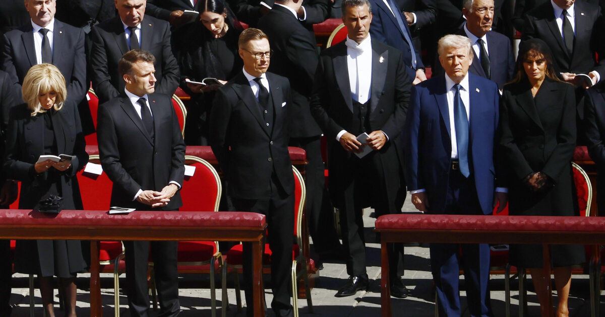 Ai funerali del Papa si è vista la più grande sfilata dell’ipocrisia del potere mondiale Ai funerali del Papa si è vista la più grande sfilata dell’ipocrisia del potere mondiale