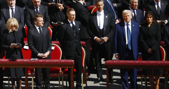 Ai funerali del Papa si è vista la più grande sfilata dell’ipocrisia del potere mondiale