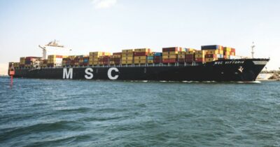 Copertina di L’amazon del mare: Msc – L’ascesa di Mr. Aponte, che vuole il monopolio