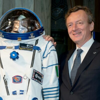 Copertina di Roberto Battiston: “L’intelligenza artificiale?  Sostituisce solo pigrizia, chi ha talento si svegli”