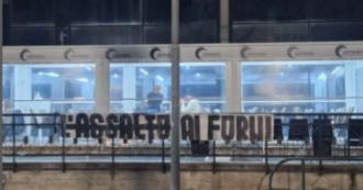 Ascoli, due striscioni intimidatori contro la fornaia antifascista. Il sindaco di Fdi: “Le vittime sono i poliziotti”