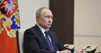Copertina di Trump chiama Putin dopo Zelensky. Mosca: “Diplomazia, ma nessun incontro tra i due”