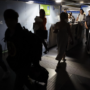 Copertina di Maxi black-out in Spagna e Portogallo: “Internet ko e disagi per aeroporti, metro e treni. Centrali nucleari ferme”