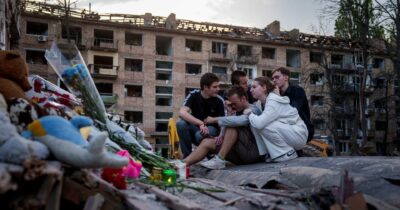 Copertina di Putin ora annuncia la tregua di maggio, Kiev chiede un mese