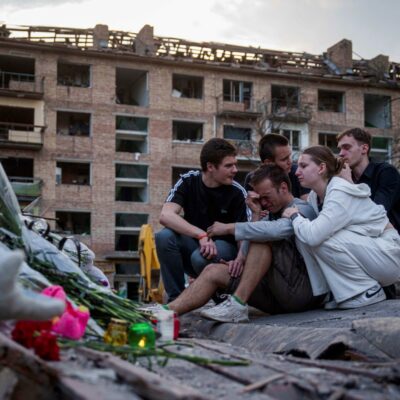 Copertina di Putin ora annuncia la tregua di maggio, Kiev chiede un mese