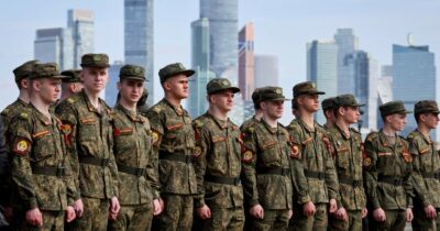 Copertina di Il Wsj: “Mosca espande le basi anche a 160 km dalla Finlandia”