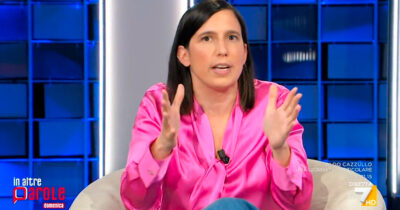 Copertina di Schlein a La7: “Di questo passo Meloni dirà che l’antifascismo è il fondamento della Costituzione nel 2050”