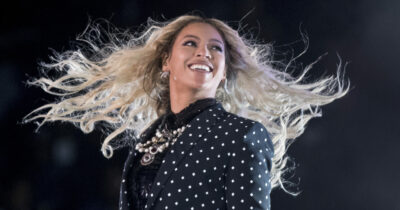 Copertina di Beyoncé parte in tour, ma fa fatica a fare sold out: “Paga per la storiaccia della sua amicizia con Puff Daddy. Era presente ai party con il marito Jay-Z”