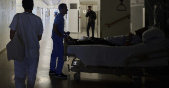 Cinque vittime legate al black-out in Spagna: due donne erano collegate a un respiratore