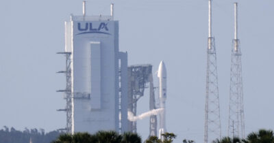 Copertina di Inizia la rincorsa di Amazon a Starlink. Lanciato il primo lotto di satelliti, rete operativa già nel 2025