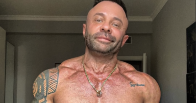 Copertina di Ruggero Caso arrestato per detenzione ai fini di spaccio di sostanze stupefacenti: il bodybuilder influencer in casa con mefedrone e sostanze anabolizzanti