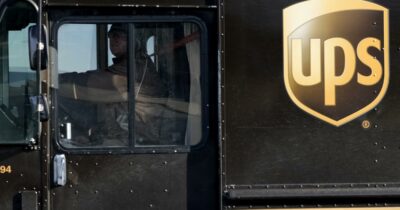 Copertina di Il gruppo statunitense Ups licenzia 20mila persone. "Incertezza enorme a causa dei dazi"