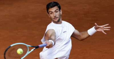 Copertina di Atp Madrid, Musetti batte Tsitsipas e vola agli ottavi di finale: affronterà De Minaur