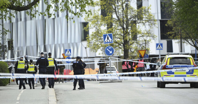 Sparatoria a Uppsala: “Tre morti e feriti” Caccia al killer in fuga con  un monopattino