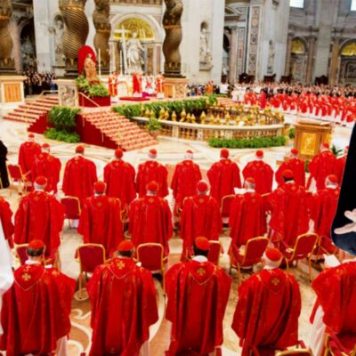 Copertina di Anche  in Conclave  è Meloni vs. Macron:   incubo Zuppi a  Chigi