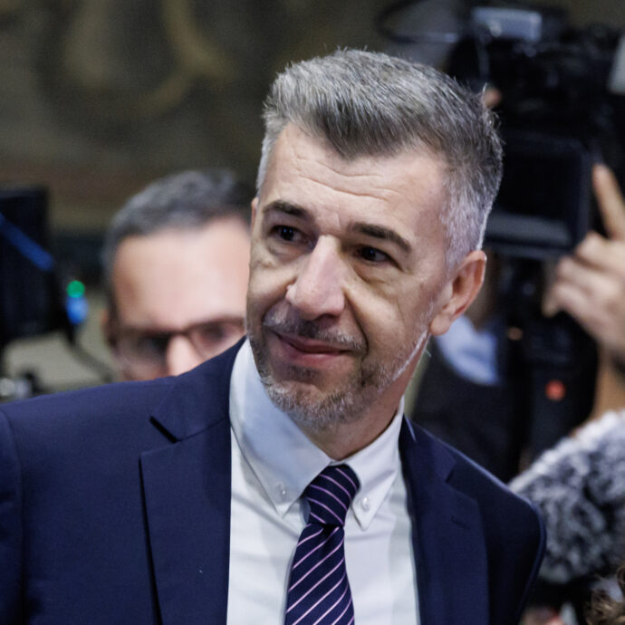 Gino Cecchettin sul palco di Sanremo 2026 per la nuova campagna della Fondazione intitolata a Giulia