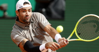 Copertina di Come sta Matteo Berrettini? A Madrid è tornato il solito dolore e agli Internazionali manca una settimana