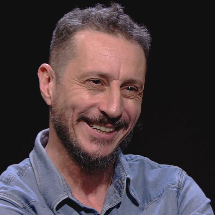 “Non ho una compagna, non ho figli né famiglia. Sono un fallimento dal punto di vista umano. Il lavoro? È la mia vita, ho solo quello”: lo sfogo di Luca Bizzarri
