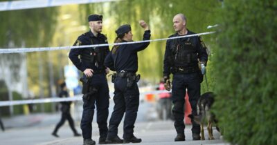 Copertina di Uppsala, arrestato un 16enne. Media: “Sparatoria legata a guerra tra bande”. Le vittime avevano tra i 15 e i 20 anni