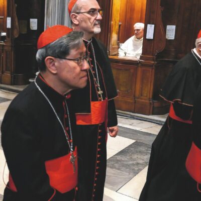 Copertina di Pizzaballa e Tagle: un Papa geopolitico come Wojtyla