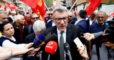 Copertina di Jobs Act, la campagna Cgil: i danni della legge di Renzi in numeri