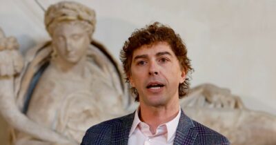 Copertina di Primo maggio di Taranto, Michele Riondino: “Il governo e i sindacati marciano sulle nostre vite”