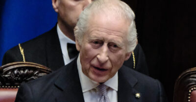 Copertina di Re Carlo III parla della sua malattia: "Il tumore è una esperienza sconvolgente, scoraggiante e fa paura"