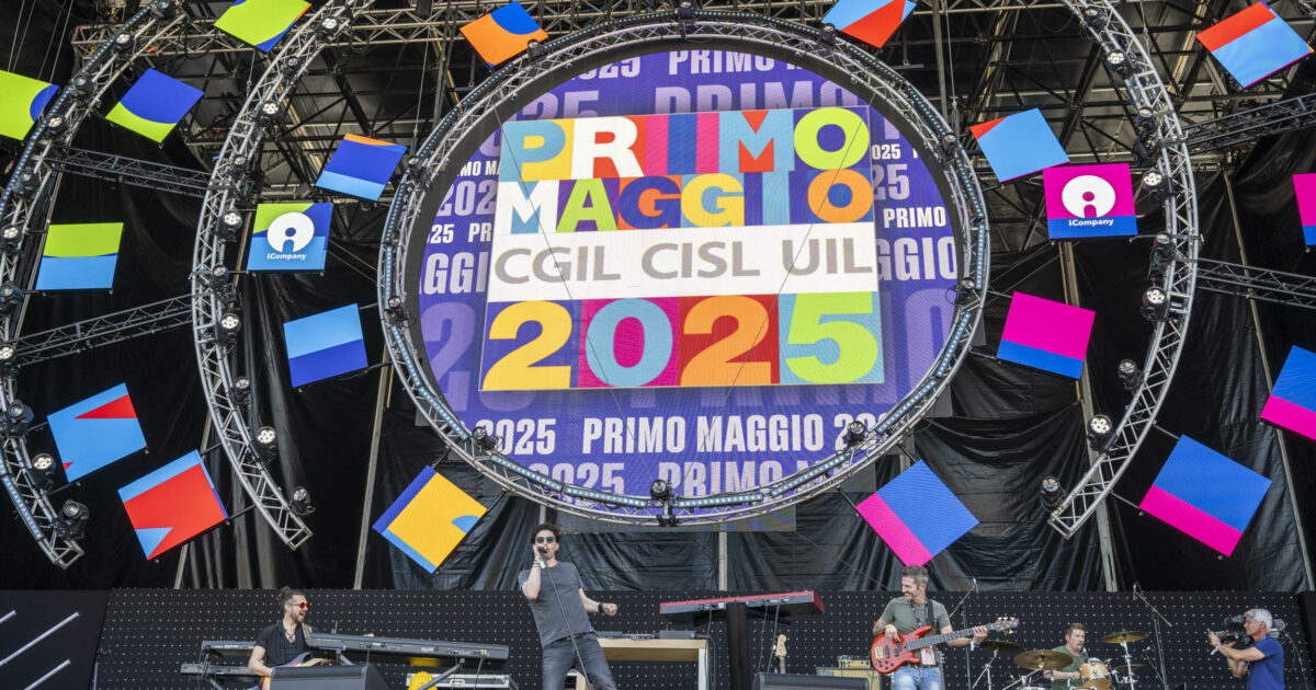 Concerto Primo Maggio, Leo Gassmann apre con “Bella Ciao”. L’omaggio a Papa Francesco: “La musica è uno strumento di pace”. Noemi e Ermal Meta citano “Pablo” di De Gregori per i morti sul lavoro – La scaletta