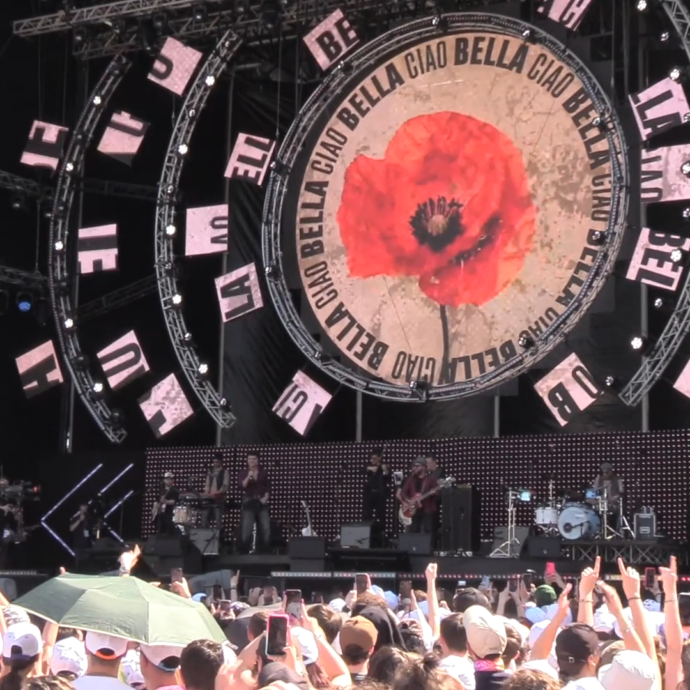 Leo Gassmann apre il Concertone del Primo maggio con Bella ciao: “Italia democratica grazie alla Liberazione”