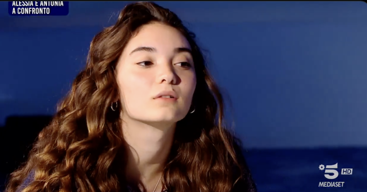 “Nella mia vita le persone non mi hanno rispettato. Ho sempre dato tutta me stessa, quanto mi inca**avo!”: la cantante Antonia si confessa ad “Amici 24”