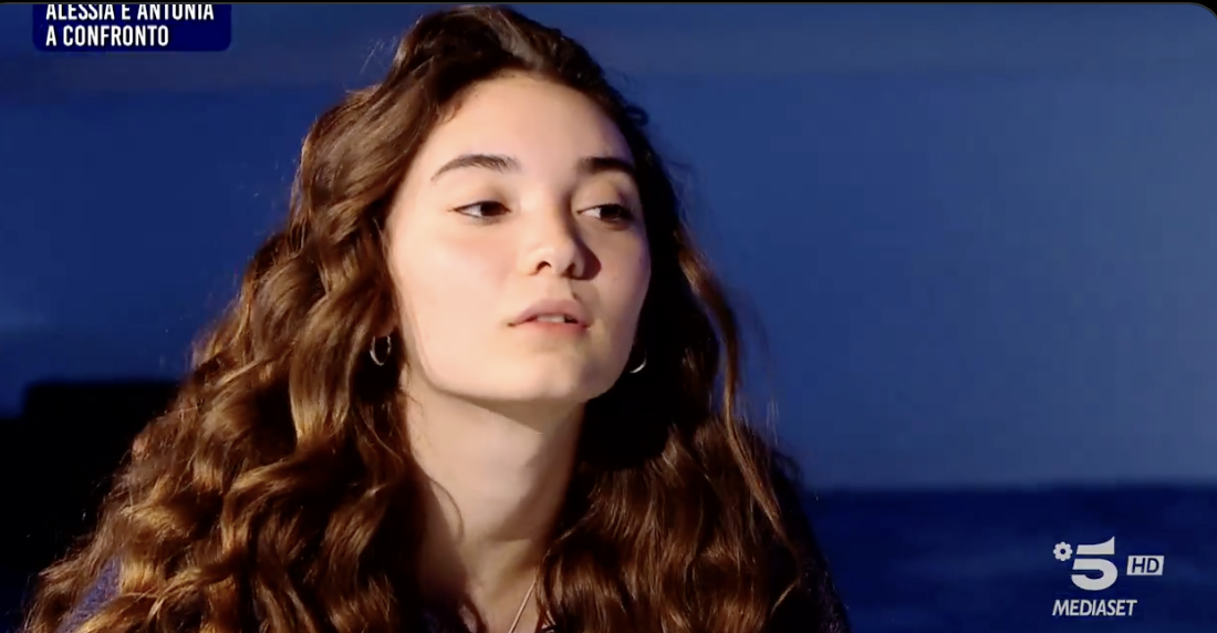 Nella mia da Ilfattoquotidiano.it nella mia vita le persone non mi hanno rispettato ho sempre dato tutta me stessa quanto mi incaavo la cantante antonia si confessa ad amici 24