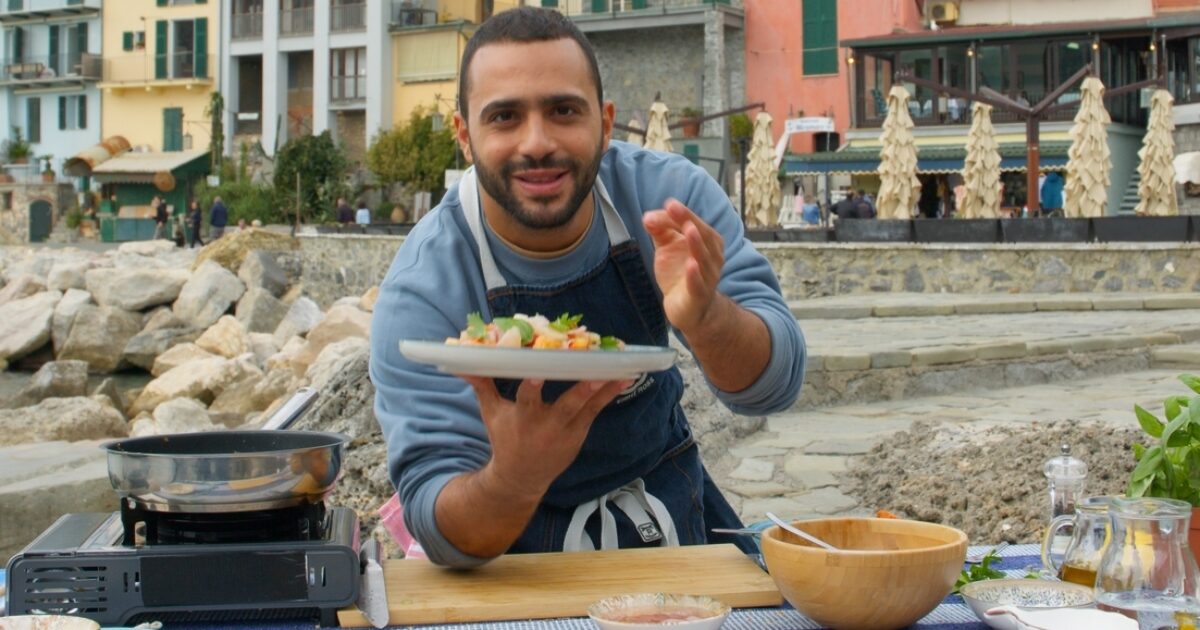 “In cucina cadevo in tentazione e ho preso 5 kg, ma ora dieta! Il piatto top dell’estate è la panzanella col tonno fresco”: Ruben il cuoco “nato” durante il lockdown
