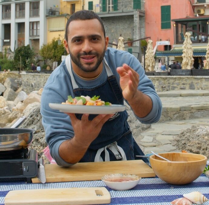 “In cucina cadevo in tentazione e ho preso 5 kg, ma ora dieta! Il piatto top dell’estate è la panzanella col tonno fresco”: Ruben il cuoco “nato” durante il lockdown