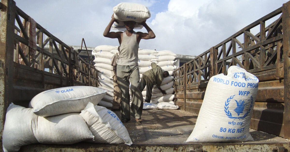 Aiuti umanitari in crisi, il World Food Programme ridurrà il personale del 30%. Tagli anche all’Unhcr e all’Unicef