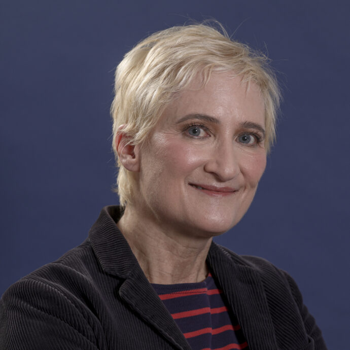 È morta in un incendio Jill Sobule: “In fiamme la casa di amici, non ha avuto scampo”. Addio alla cantante di “I Kissed a Girl”, primo brano gay nella Top 20