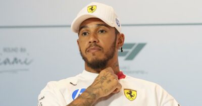 Copertina di F1, Hamilton: “Non so cosa aspettarmi dal Gp di Miami. La Ferrari richiede uno stile di guida differente dal mio”