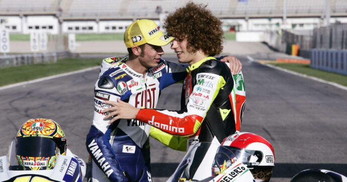 Rossi ricorda Simoncelli: “C’erano 22 piloti in pista, ma fui proprio io a colpirlo. È stato uno shock”