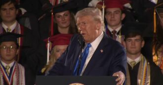 Trump: "Prima i signori di Internet mi odiavano, ora mi stanno baciando il c..." 